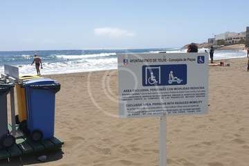 Espacio reservado para personas con movilidad reducida en Salinetas (Foto TA)